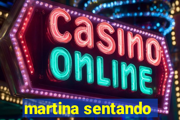 martina sentando